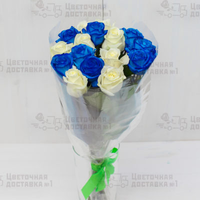 Синие и белые розы в СПб